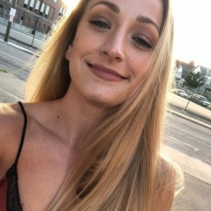 Meet your Posher, Abbie